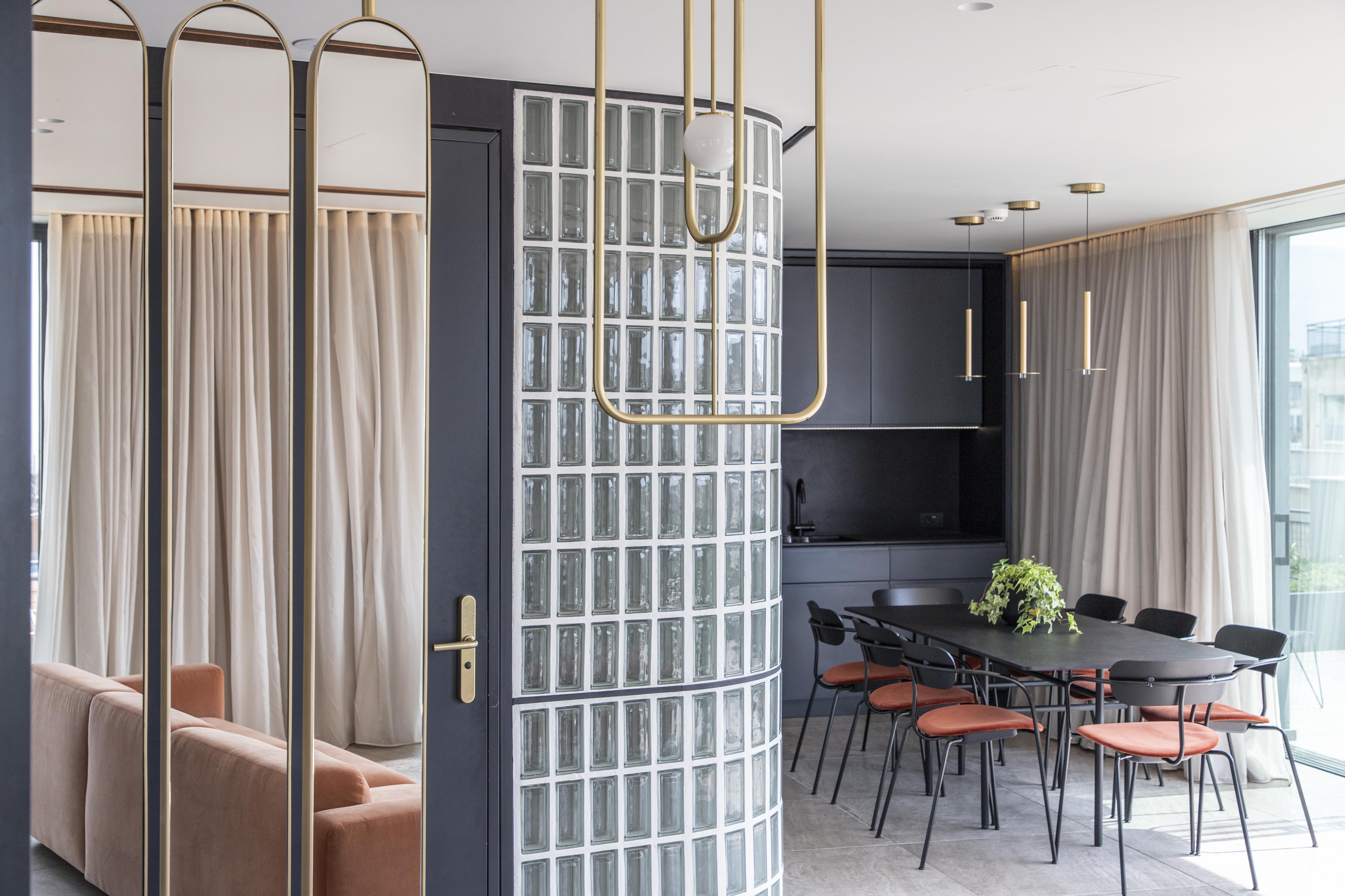 Perianth Hotel Афіни Екстер'єр фото A glass block partition